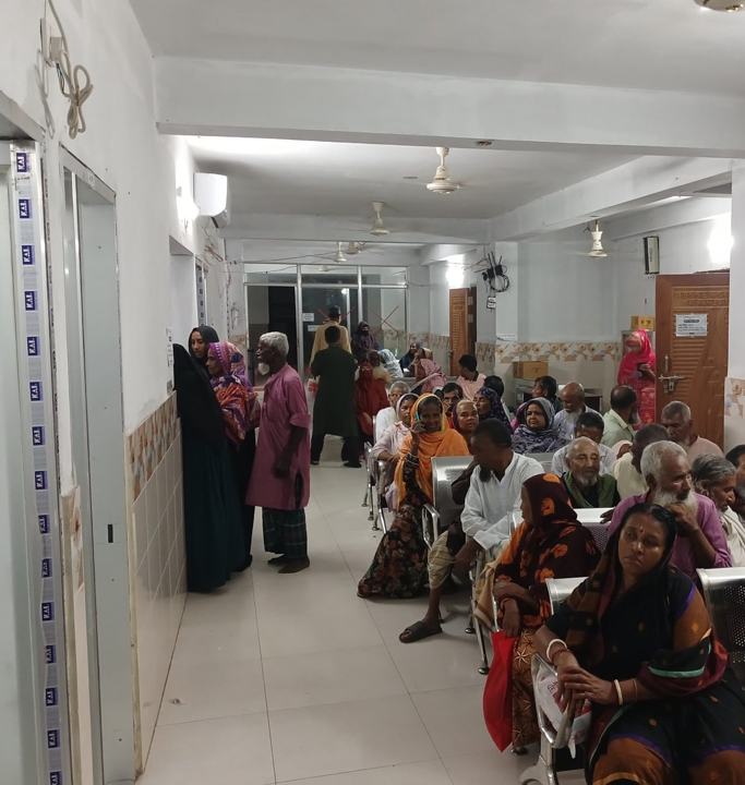 কাতার চ্যারিটির প্রকল্পে ফ্রি অপারেশনের দিন, ওয়েটিং রুমে অপেক্ষায় রোগীরা